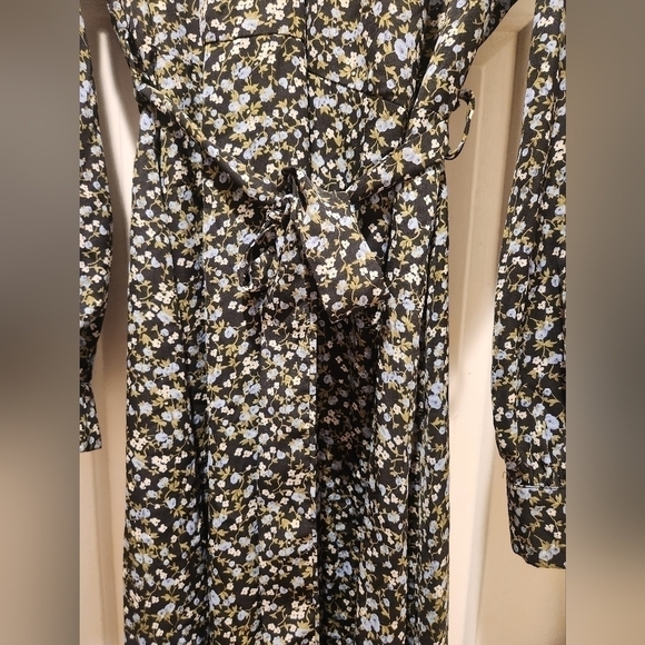 ASOS Misguided plus women's ditzy floral midi dress long sleeve - Picture 8 of 11